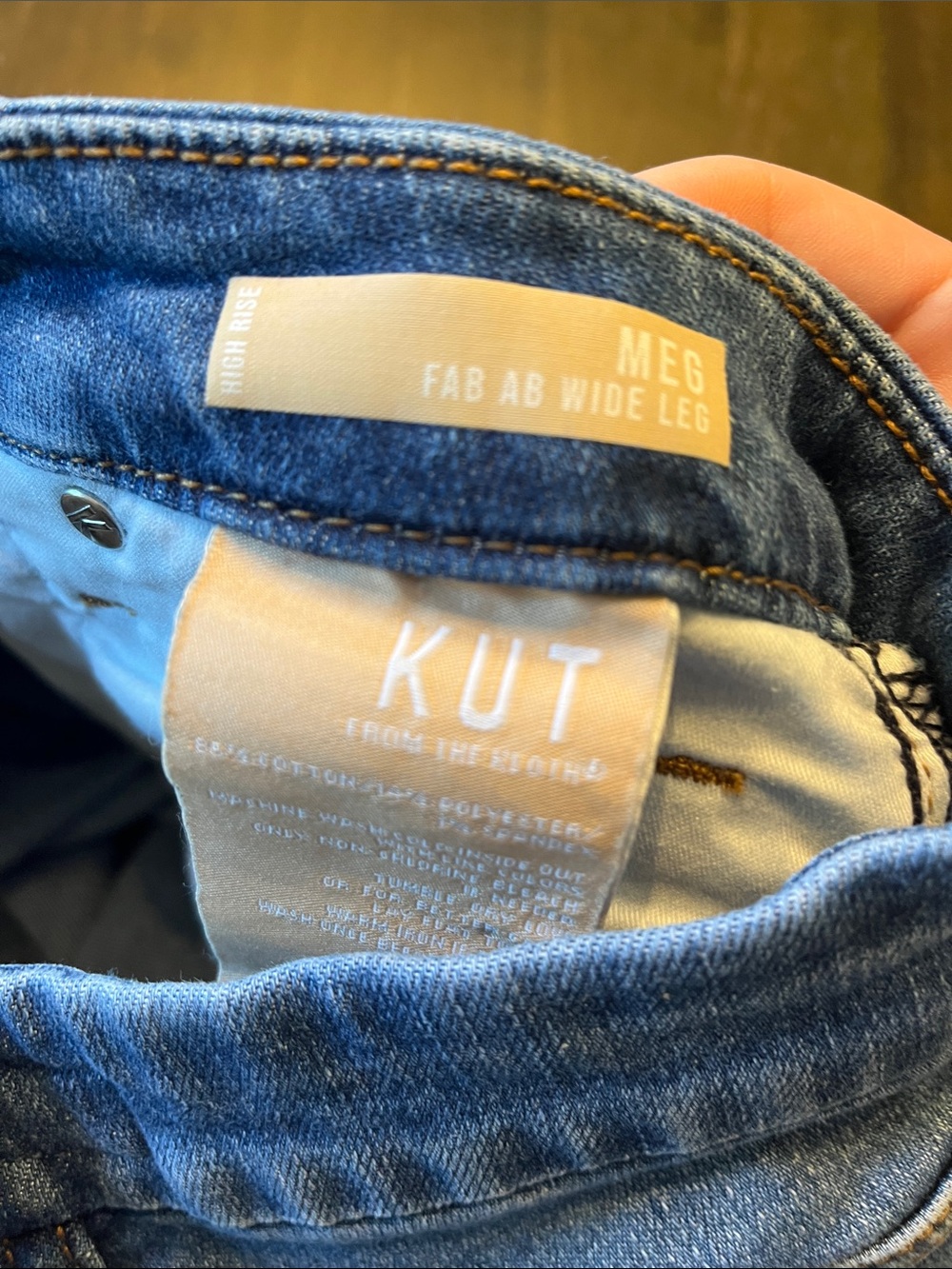 Kut from the Kloth Medium Blue Wide-Leg Raw Hem Jeans Meg 2 - Picture 4 of 5
